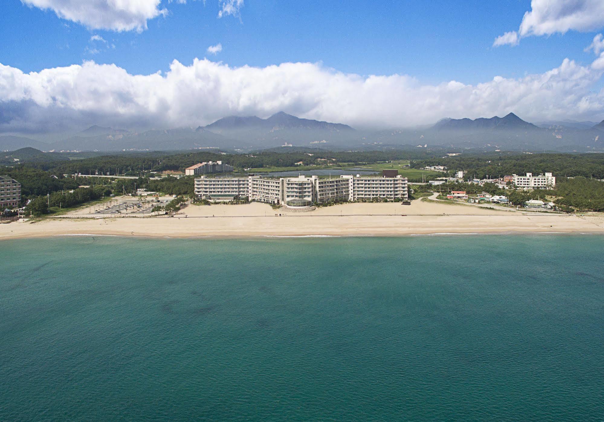 Kensington Resort Seorak Beach Sokcho Exteriör bild